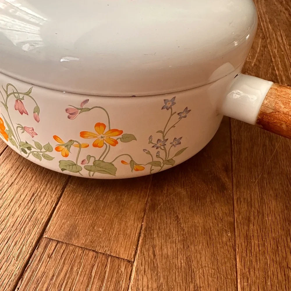 Vintage 70s Enamel Saucepan Unisex 8